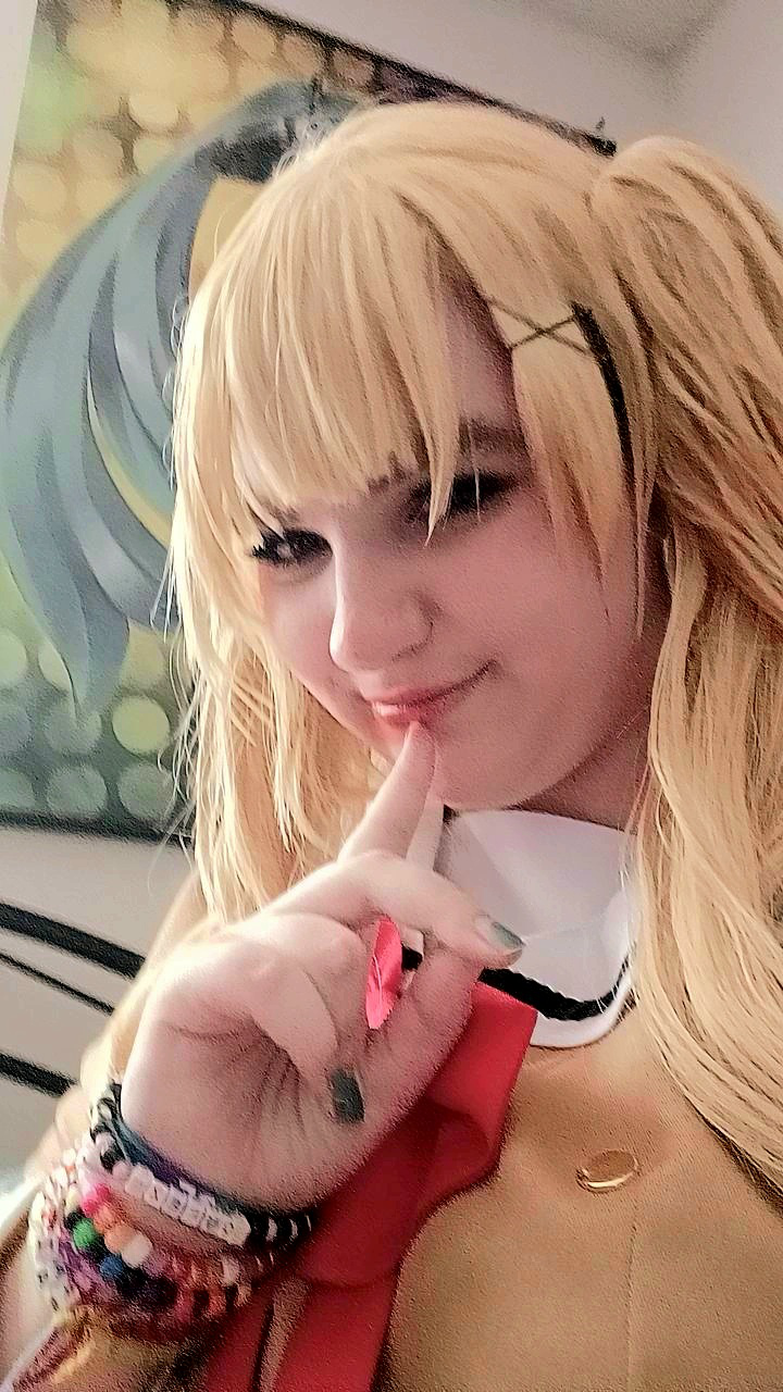 hi i finally cosplayed arisa after so long!!  the costume itself is so bad bc the shop i bought it...