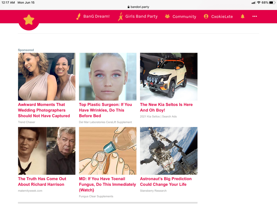 Guys why do we get this on Bandori it’s weird when I see it o.o :/ P.S   those anybody else get it?...