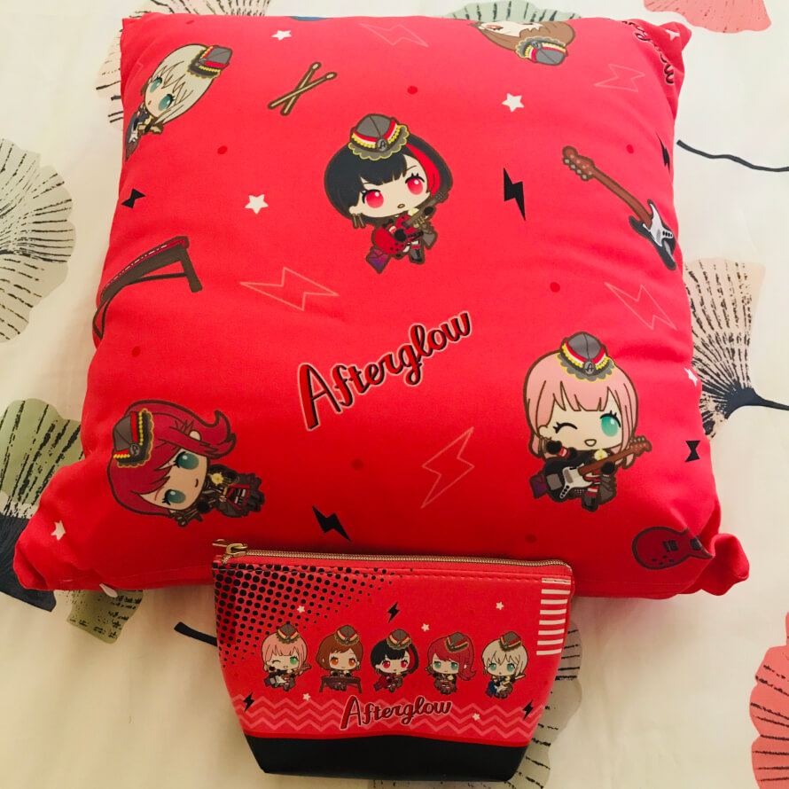 It seems I only have time to post on here is when I have new merch. So I present you guys to best...