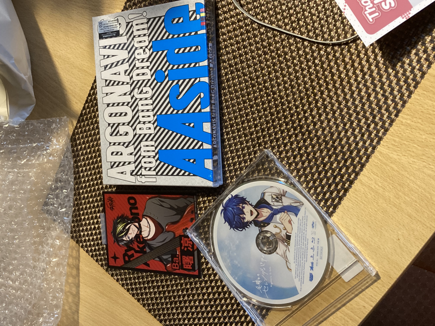 after over three weeks in customs hell, AAside finally arrived aaaAAAAAAAA

I CAN'T WAIT TO WATCH...