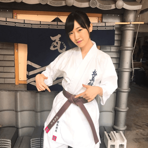 Dat a black belt or a brown?   Twitter  