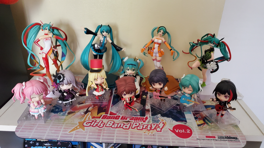 Here is my updated Bandori nendo collection!  feat. Hatsune Miku  lol

I expect to have Moca nendo...
