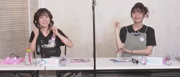 every stream tsumu goes nd breaks social distancing. can't blame her tho, look at reocchi