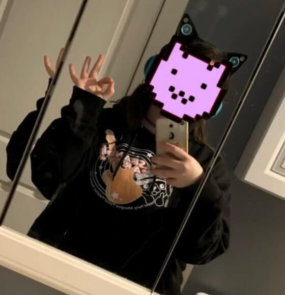 Hey guys!! haha yes it is me slightly greasy haired uglee Neko in an oversized Girls Band Party...