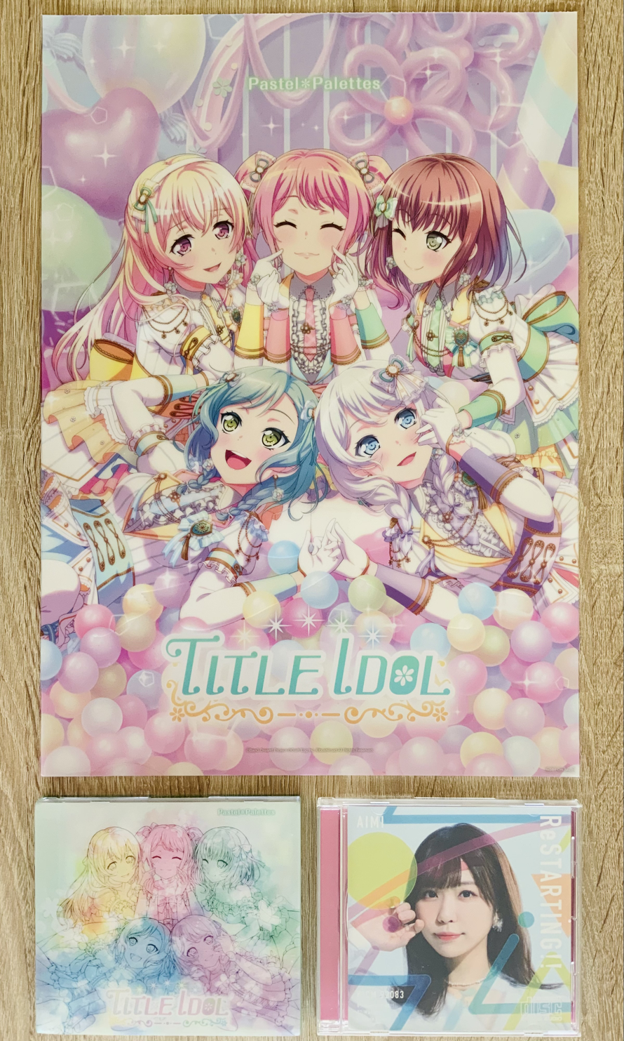A parcel just came in!! AAAAAAAHH I’m soso happy I got my hand on the limited edition of Title Idol,...