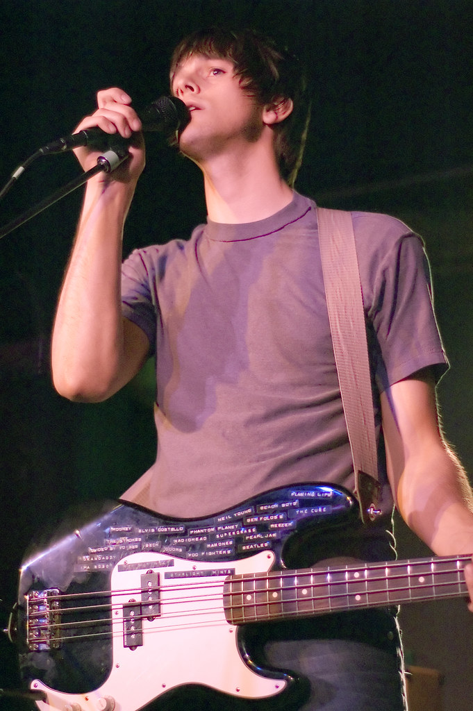 Dallon Weekes using Himari’s bass 