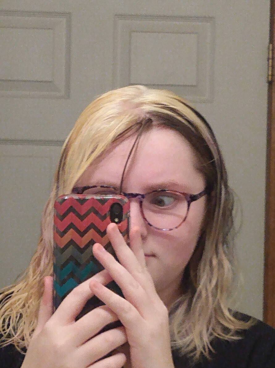 Oh, the process of hair dying. This is not h a k a n a i.  We going greeeeen  