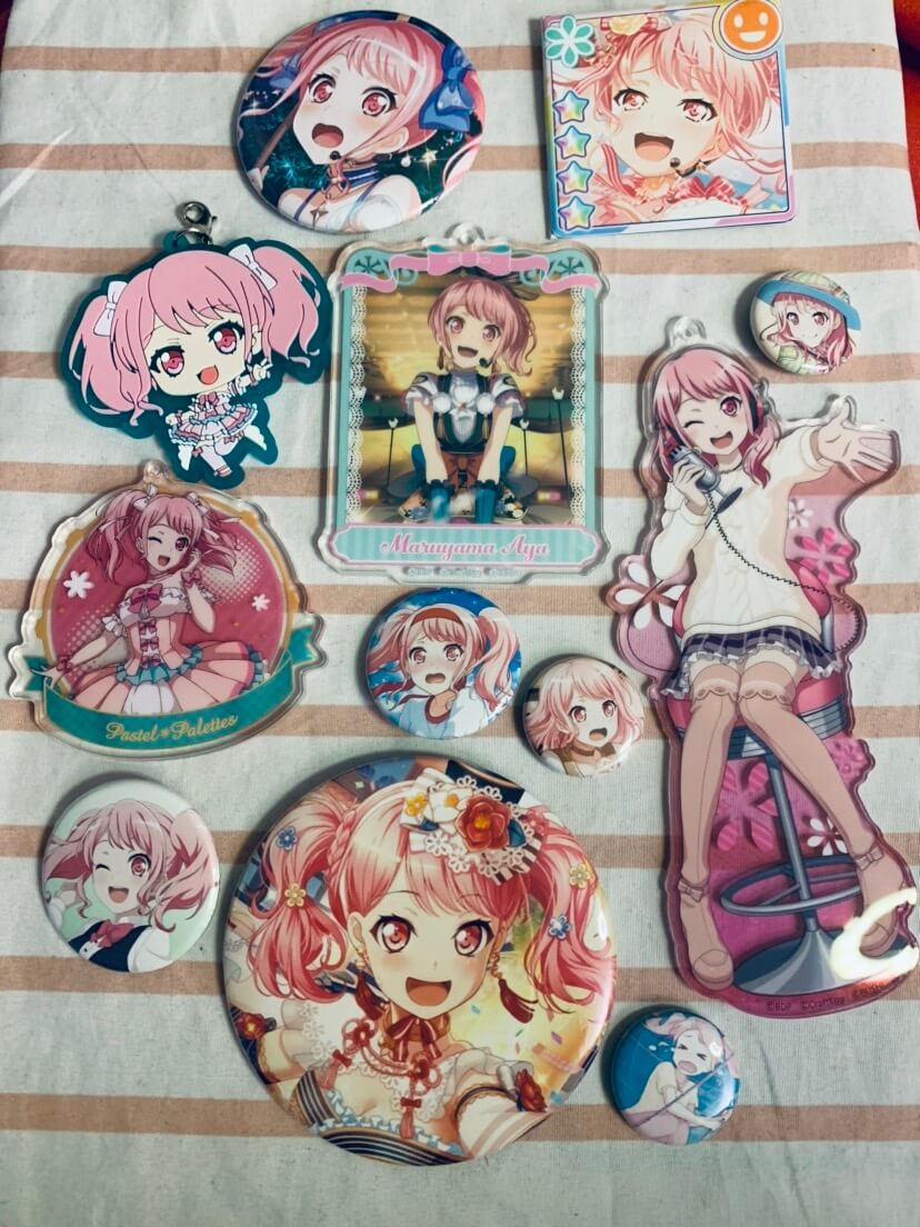 these keychains took forever to get here! they spent 2 weeks in customs 🤦🏻‍♀️ when i think about...